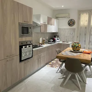 https://casa-del-pittore-niscemi.sicilyhotelsitaly.net